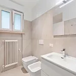 Lägenhet Viale Del Sole 29